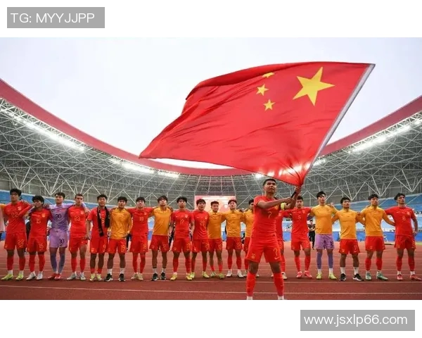 以上港足球明星的成长历程与拼搏精神展现球队荣耀与城市激情