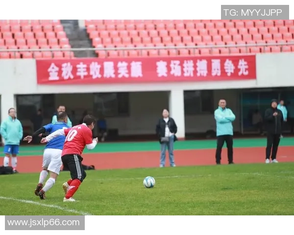 凯里足球球星闪耀赛场带动地方体育热潮推动全民健身发展